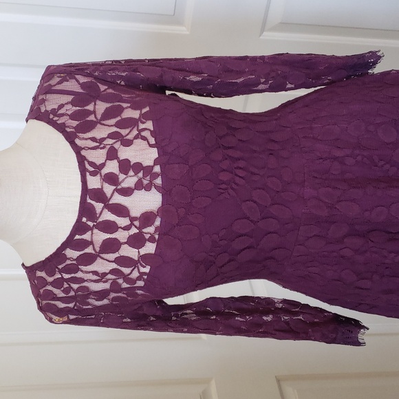 💐 FREE PEOPLE Plum Purple Sheer Lace Dress Hankerchief Hem SIZE 4 - Picture 6 of 17